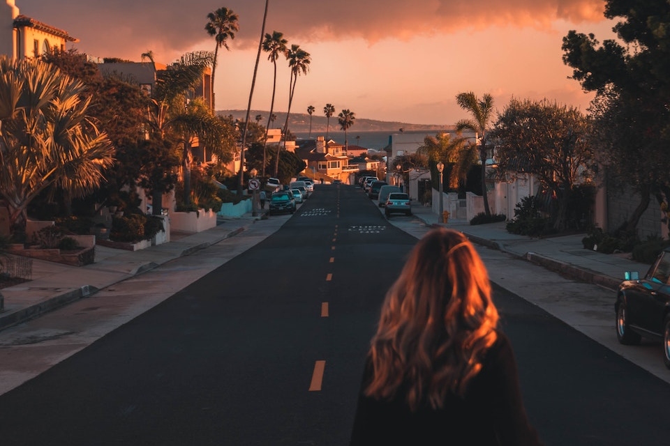 girl leaving Los Angeles